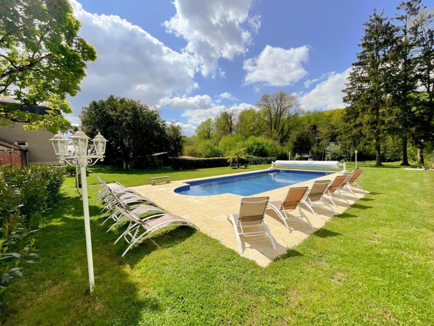 Le Domaine Du Cerf - Gites, Nature Et Spa Saint-Ouen-les-Vignes Exterior photo