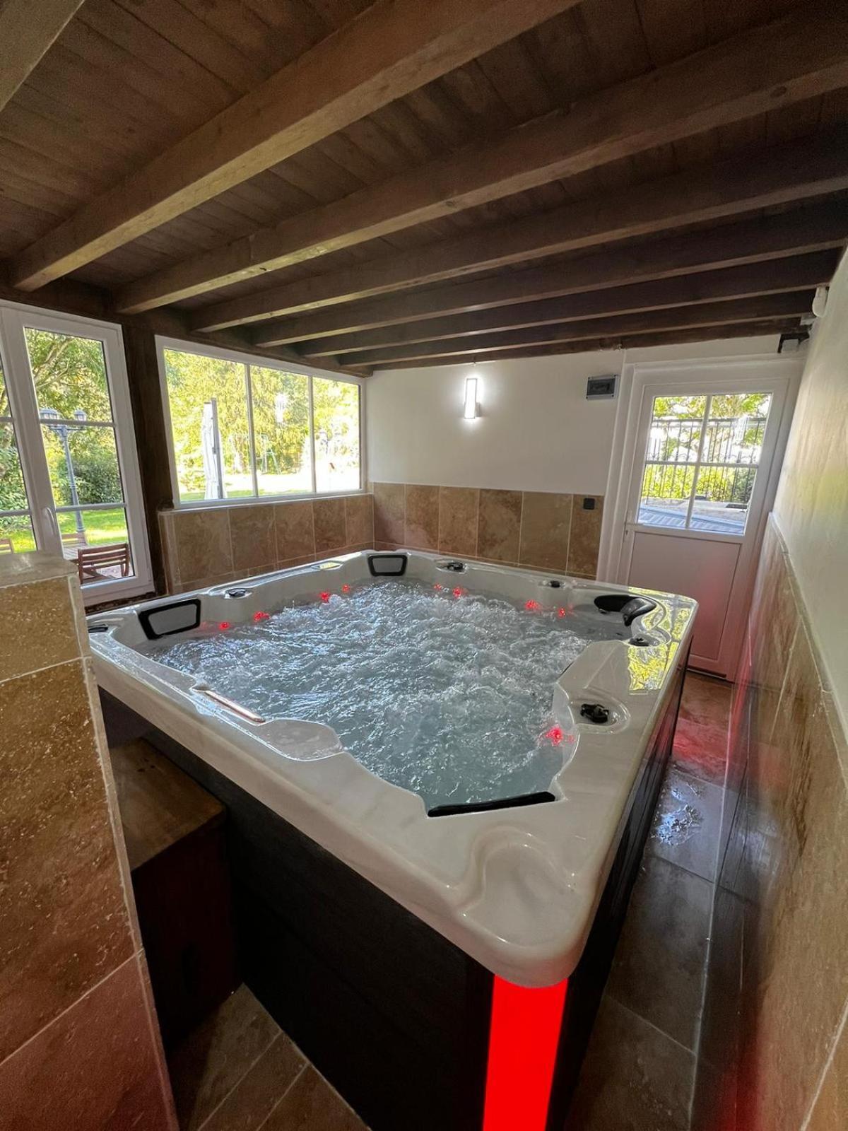 Le Domaine Du Cerf - Gites, Nature Et Spa Saint-Ouen-les-Vignes Exterior photo